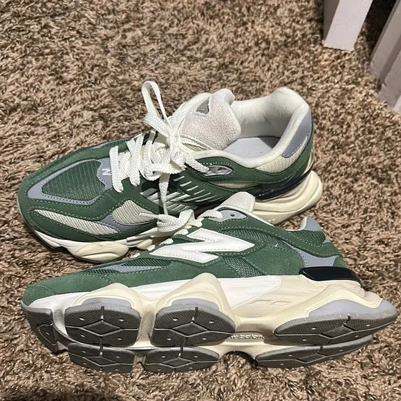 New Balance 9060 - Picture 2 of 5